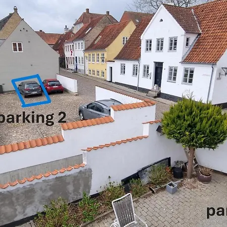 Townhouse With Lovely Patio In The Historic Quarter 7 Day Minimum Villa *