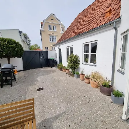 Townhouse With Lovely Patio In The Historic Quarter Villa *