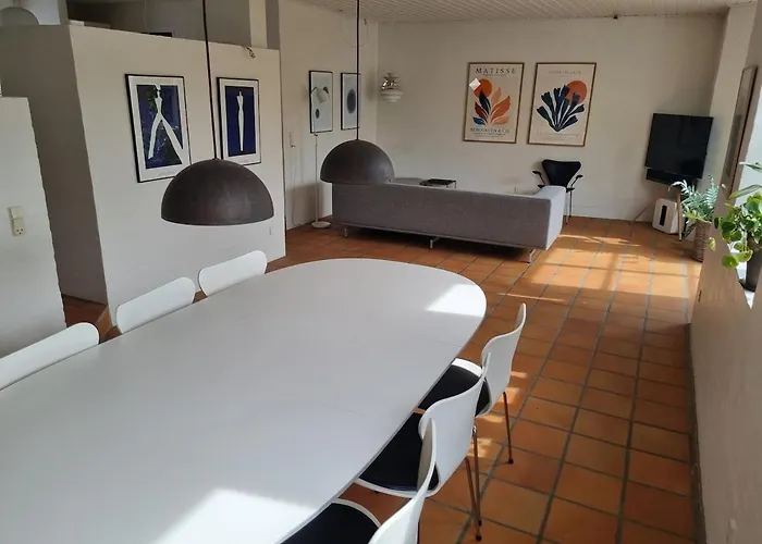 Townhouse With Lovely Patio In The Historic Quarter 7 Day Minimum Villa