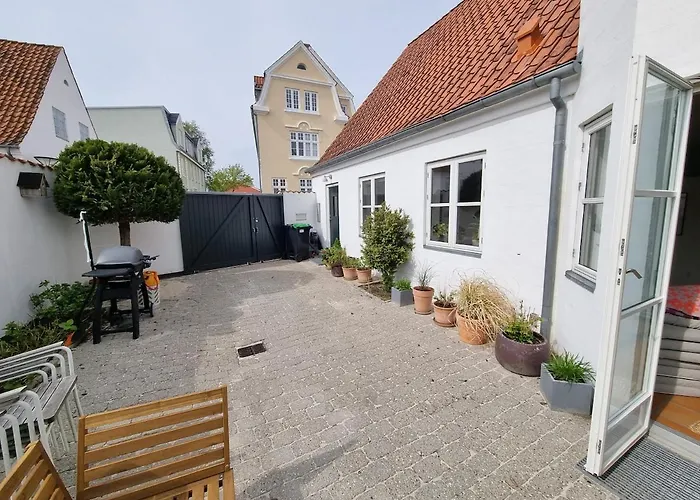 Townhouse With Lovely Patio In The Historic Quarter 7 Day Minimum Villa *